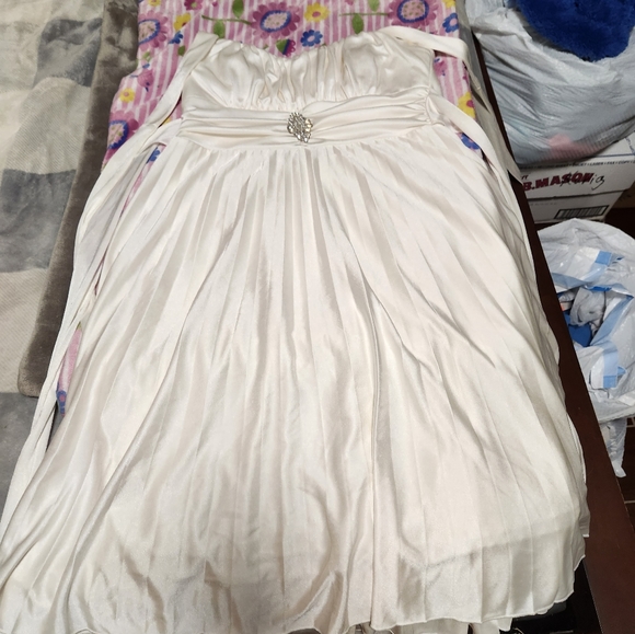 Clothes - Picture 1 of 5